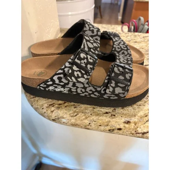 Birkenstock x Papillio Arizona Grooved sandals in a reflective leopard black 8.5 - Picture 3 of 6